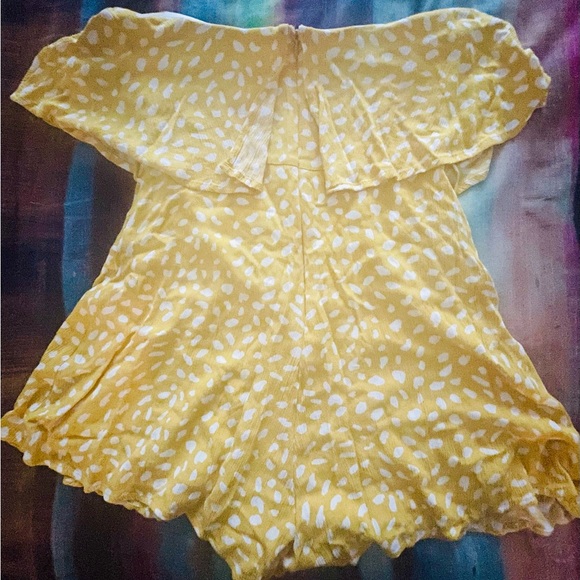 Pink Lily Yellow & White Romper - Picture 2 of 4